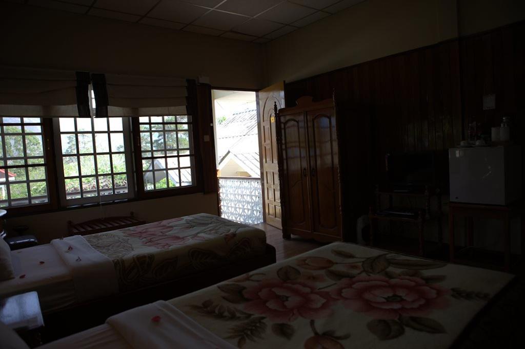 Pine Hill Resort Калау Екстериор снимка