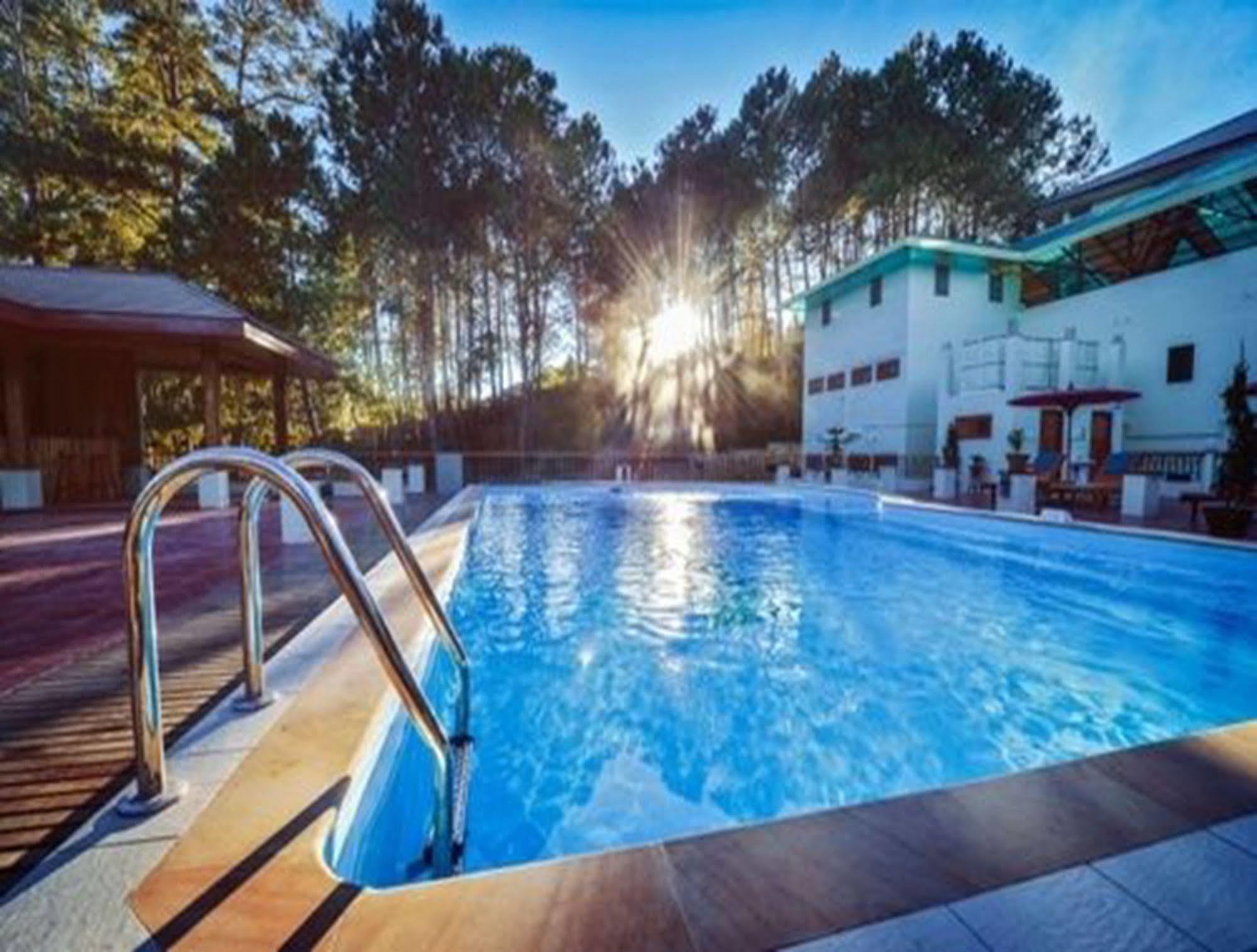 Pine Hill Resort Калау Екстериор снимка
